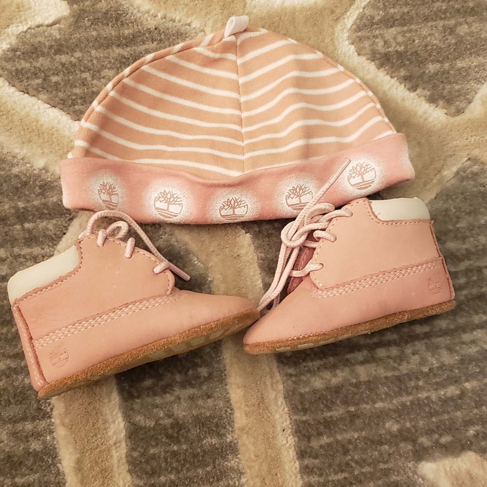 Timberland infant crib booties/w Hat Pink